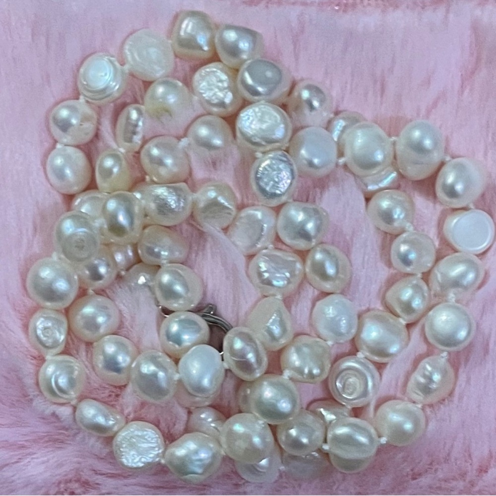 Elegant Pearl Necklace